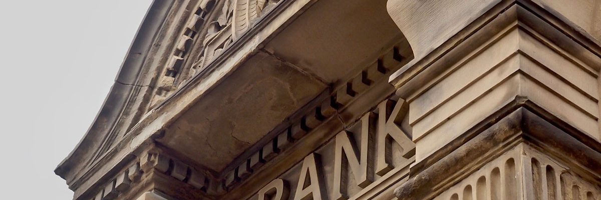 Változik a bankok extraprofitadója